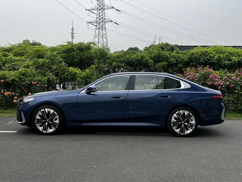 BMW 5 Series 2024