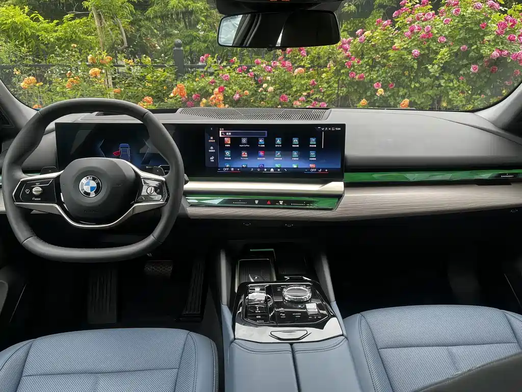 BMW 5 Series 2024 — фото 11