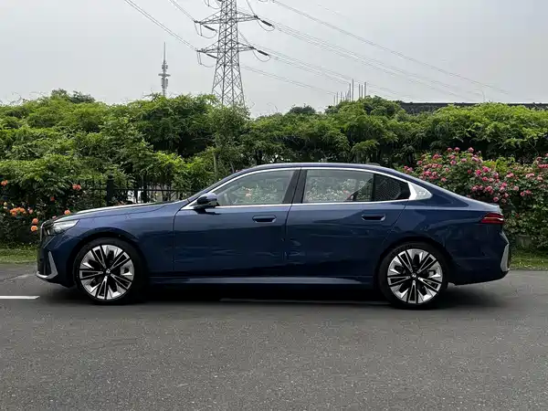 BMW 5 Series 2024