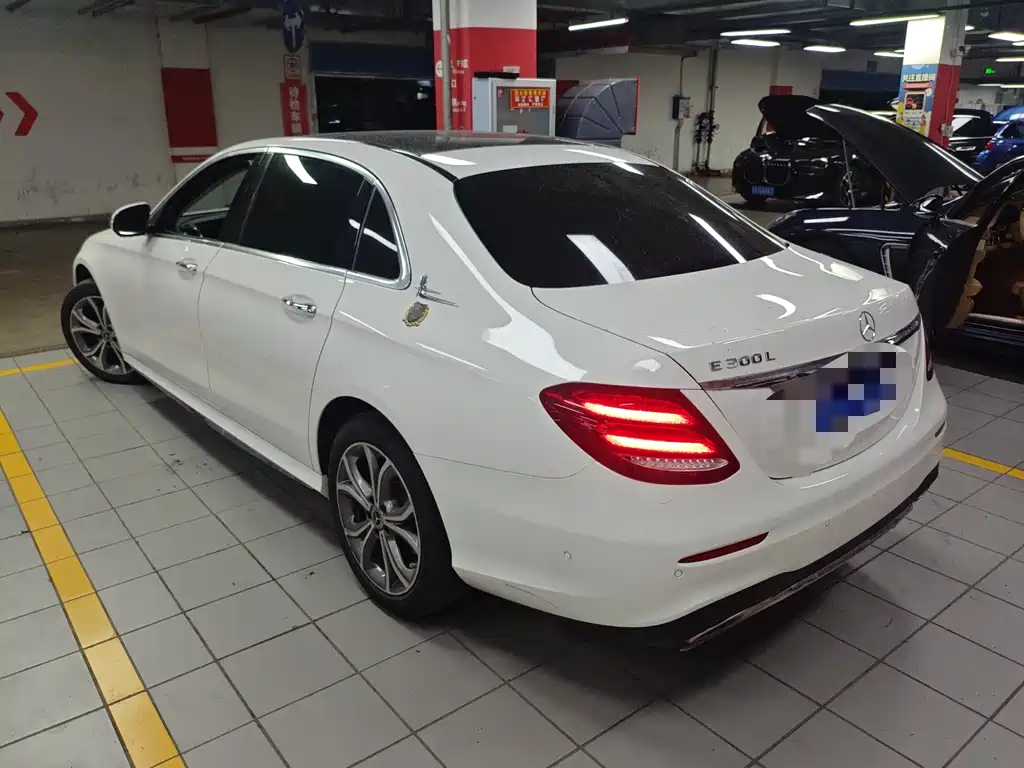 Mercedes-Benz E-Class 2020 — фото 9