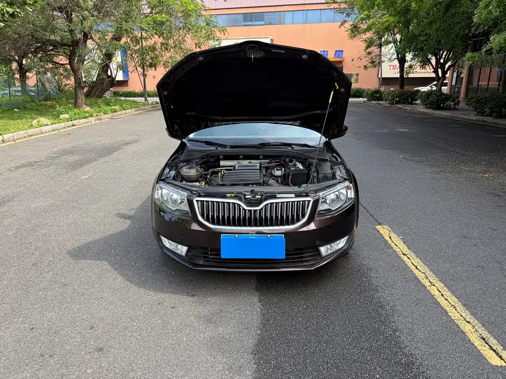 Skoda Octavia 2015 — фото 16