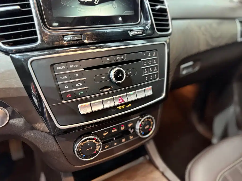 Mercedes-Benz GLE 2016 — фото 12