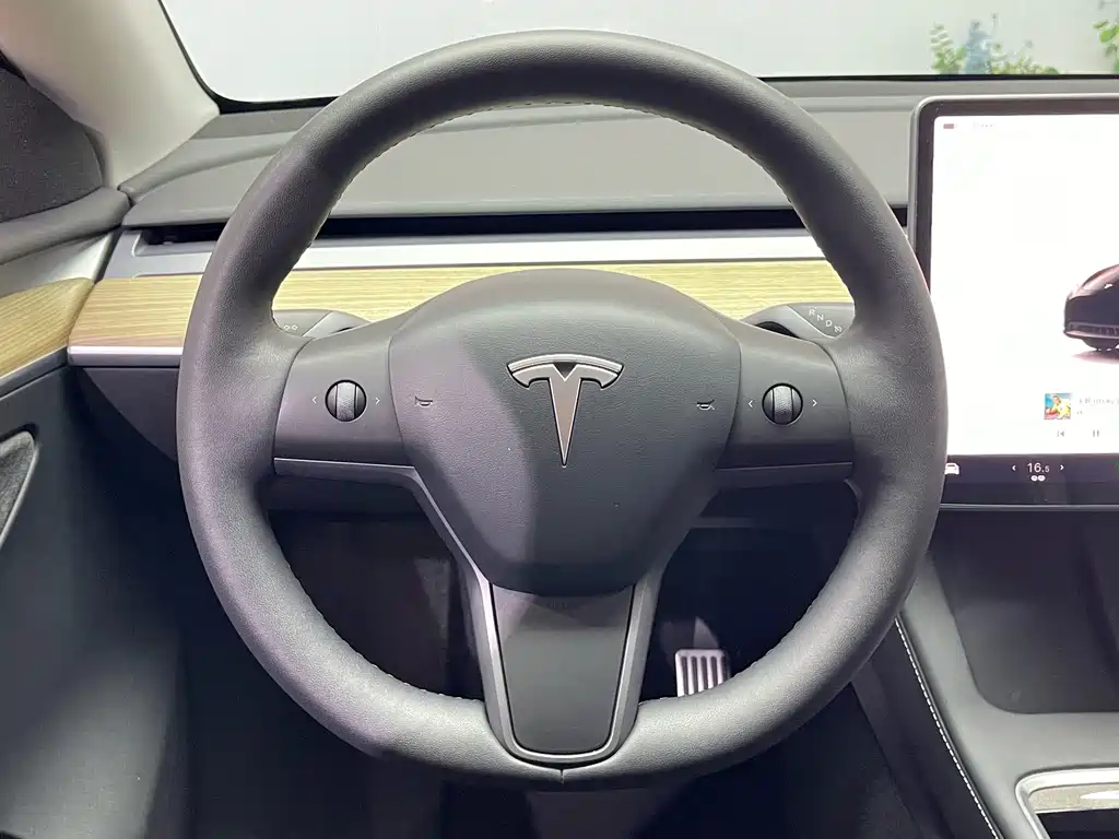 Tesla Model Y 2022 — фото 10