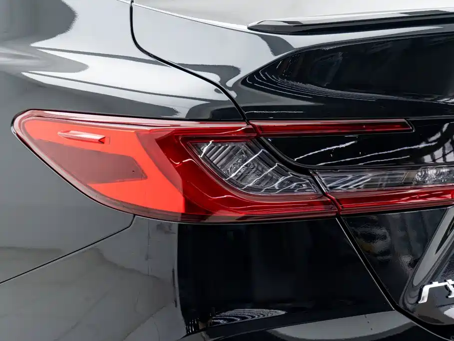 Toyota Camry 2025 — фото 11