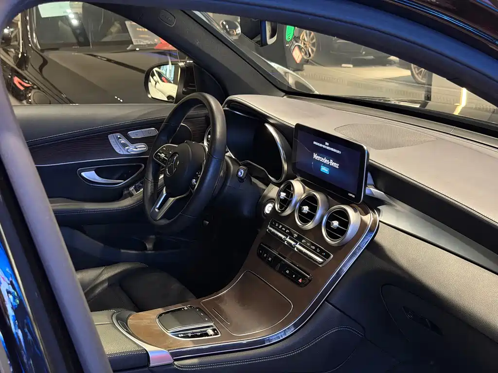 Mercedes-Benz GLC 2021 — фото 13