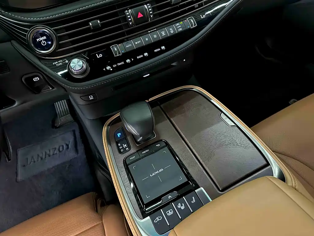 Lexus LS 2022 — фото 13