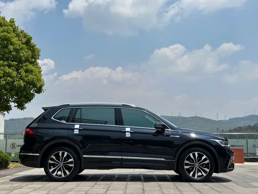 Volkswagen Tiguan L 2022 — фото 4