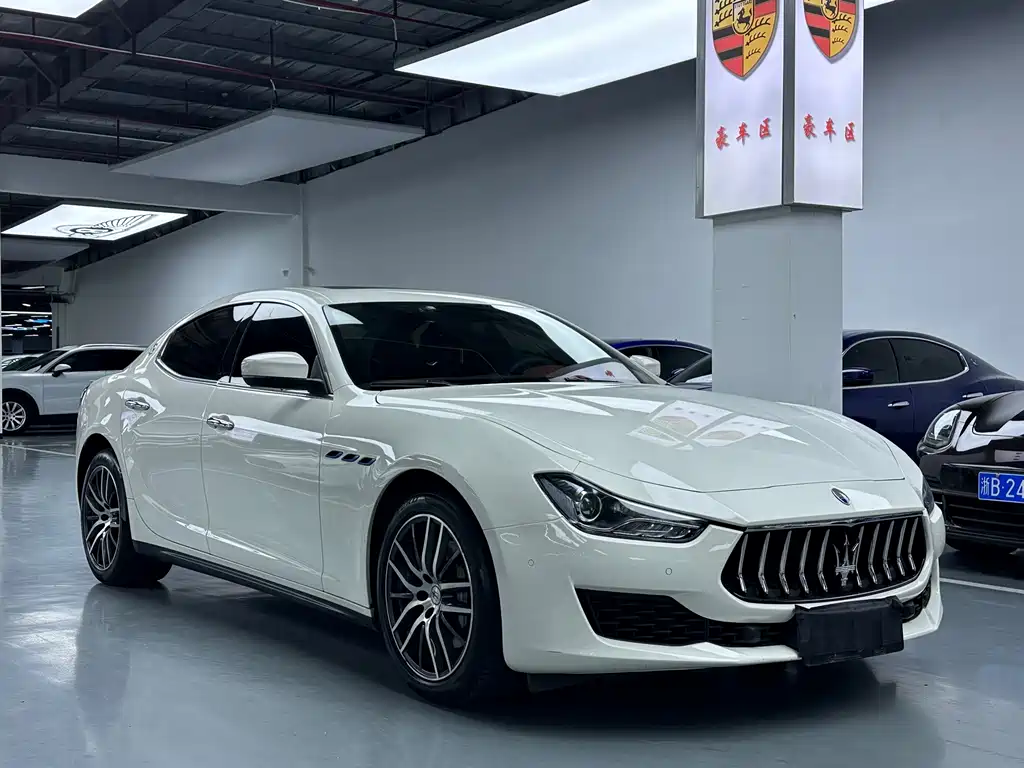 Maserati Ghibli 2021 — фото 3