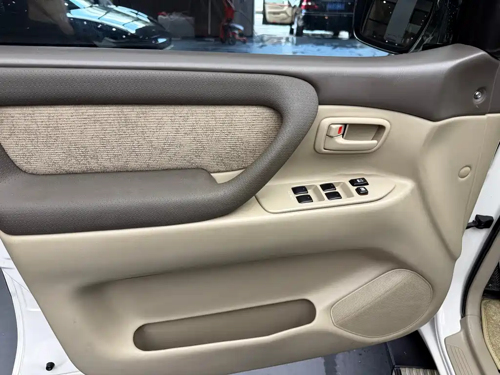 Toyota Land Cruiser 2009 — фото 20