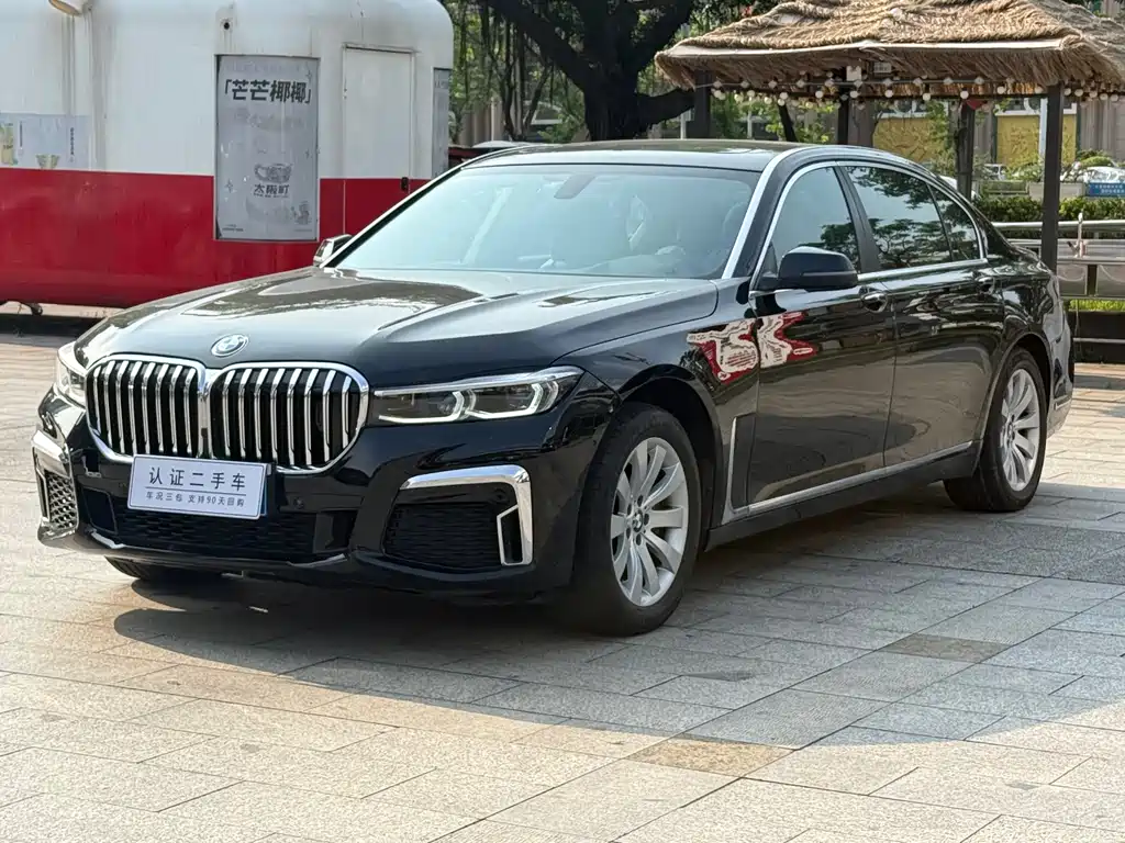 BMW 7 Series 2013 — фото 1