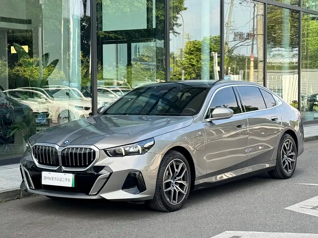 BMW i5 2024 — фото 1
