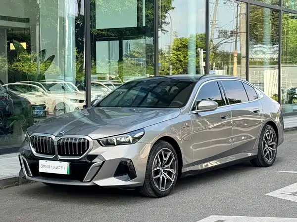 BMW i5 2024