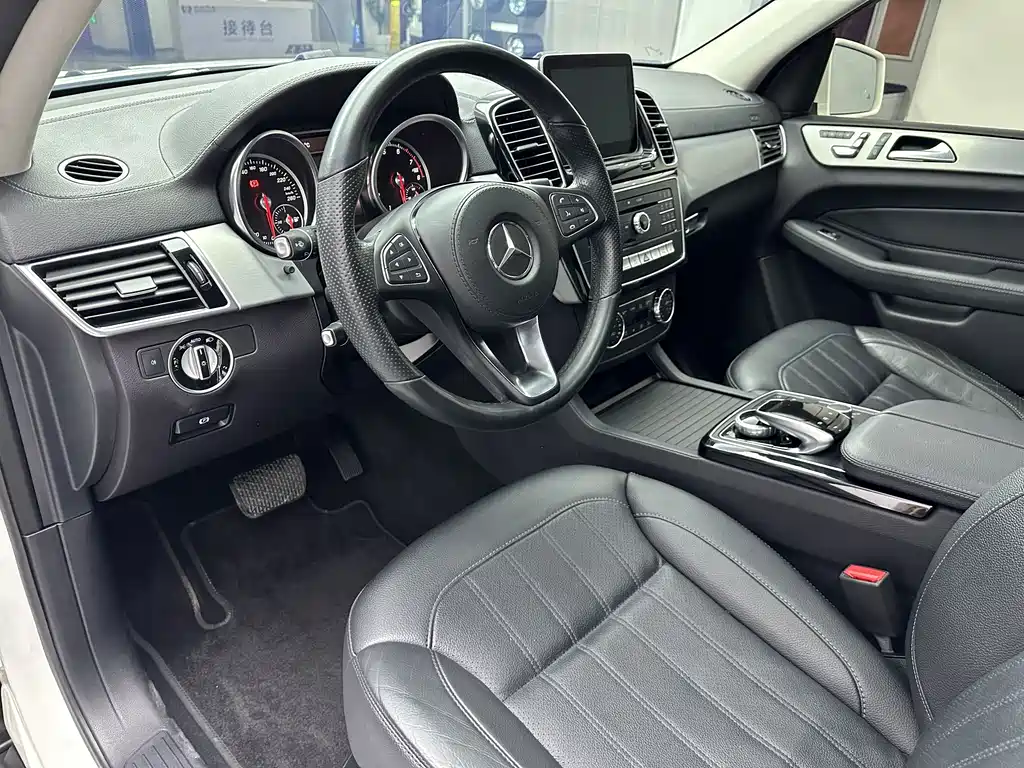 Mercedes-Benz GLS 2016 — фото 12