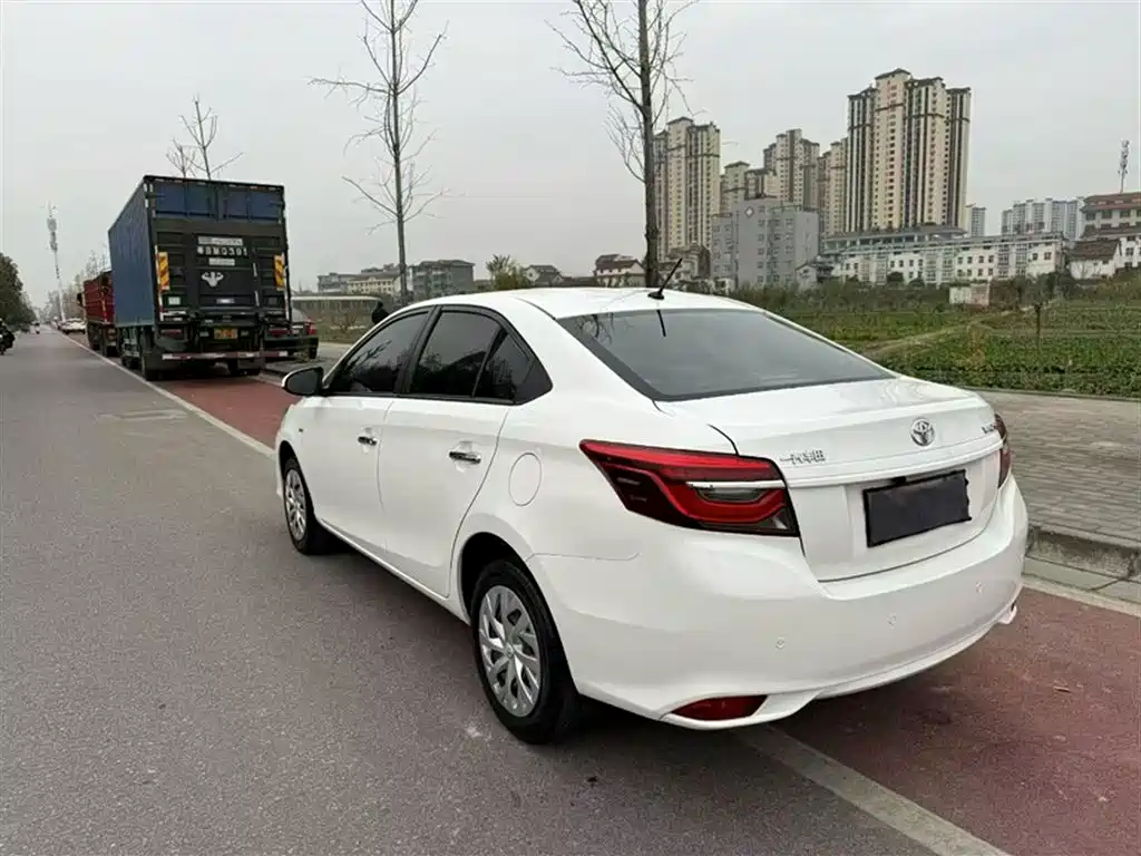 Toyota Vios 2023 — фото 5