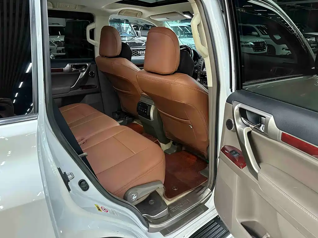 Lexus GX 2013 — фото 12