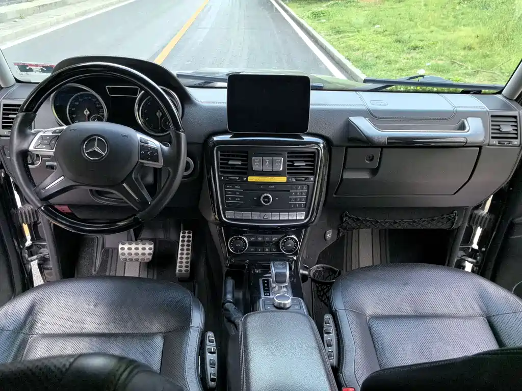 Mercedes-Benz G-Class 2018 — фото 11