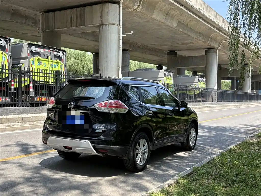 Nissan X-Trail 2015 — фото 9