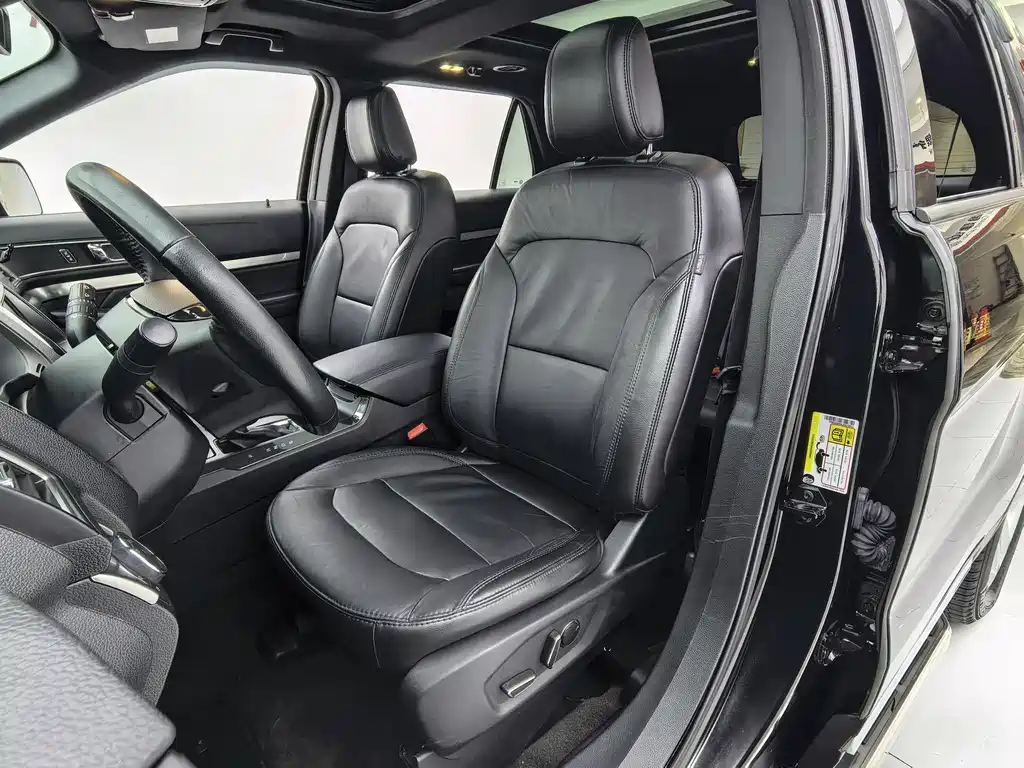Ford Explorer 2019 — фото 14