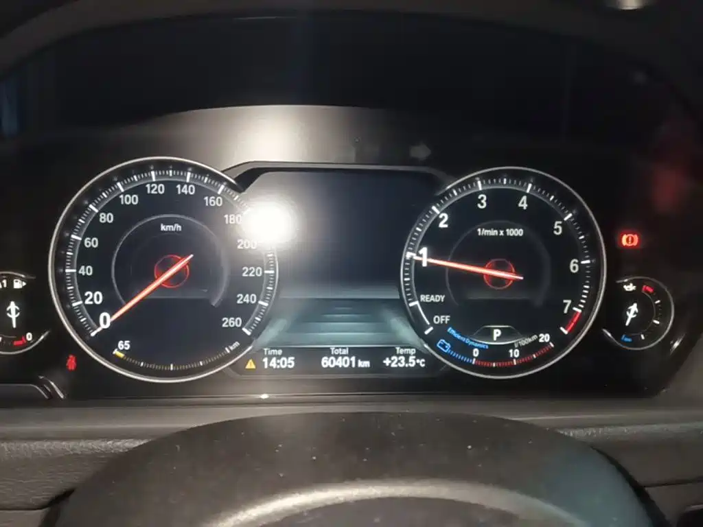 BMW 3 Series 2018 — фото 12