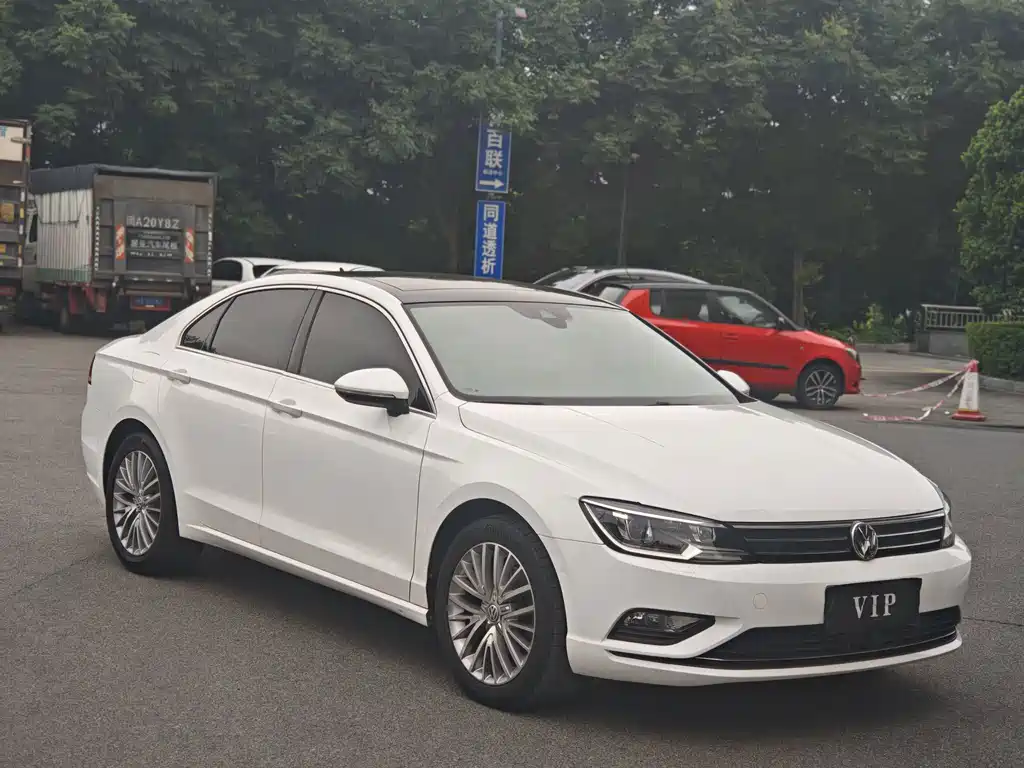 Volkswagen Lamando 2015