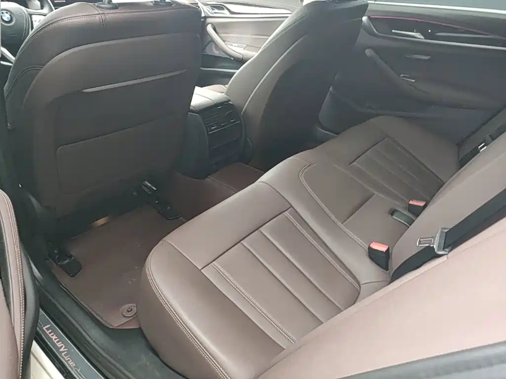 BMW 5 Series 2020 — фото 17