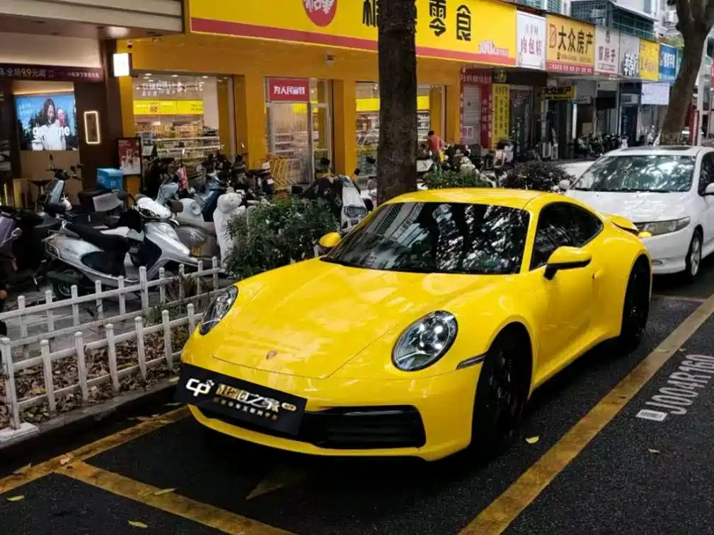 Porsche 911 2021
