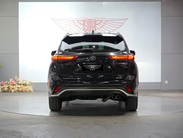 Toyota Crown Kluger 2022