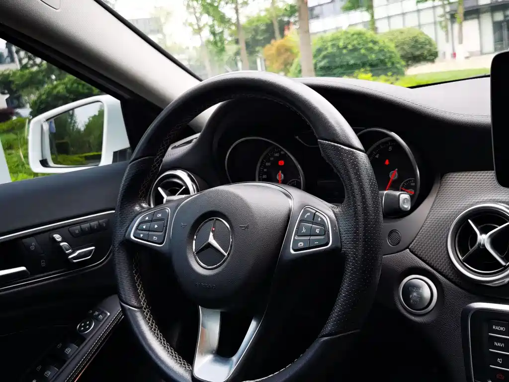 Mercedes-Benz GLA 2017 — фото 9