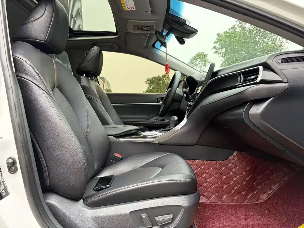 Toyota Camry 2024 — фото 13