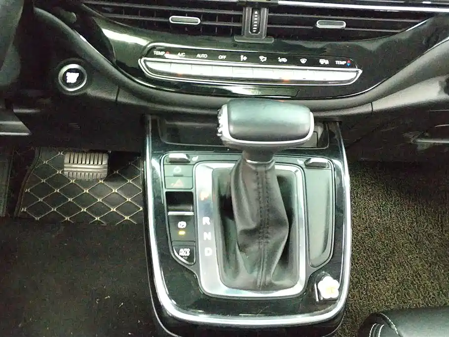 GAC Motor Trumpchi M6 2021 — фото 16