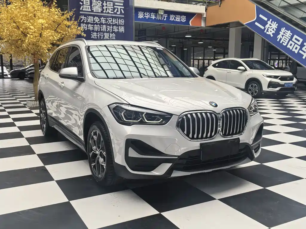 BMW X1 2022 — фото 3
