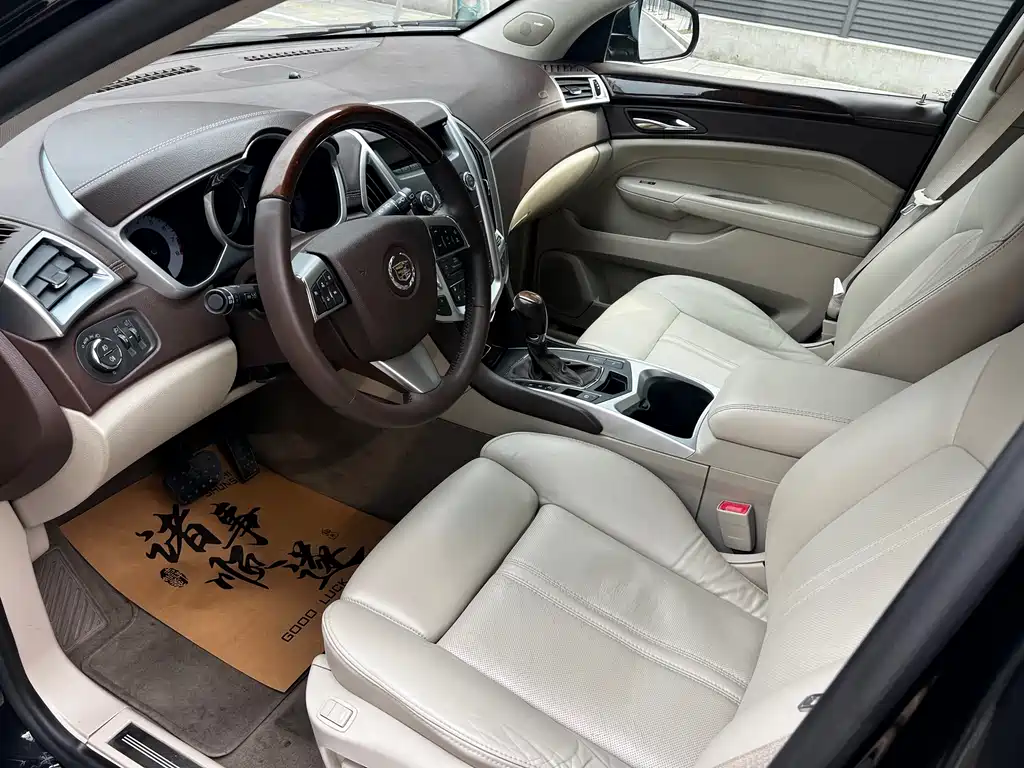 Cadillac SRX 2010 — фото 10