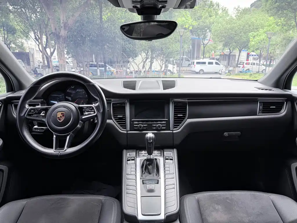 Porsche Macan 2015 — фото 12
