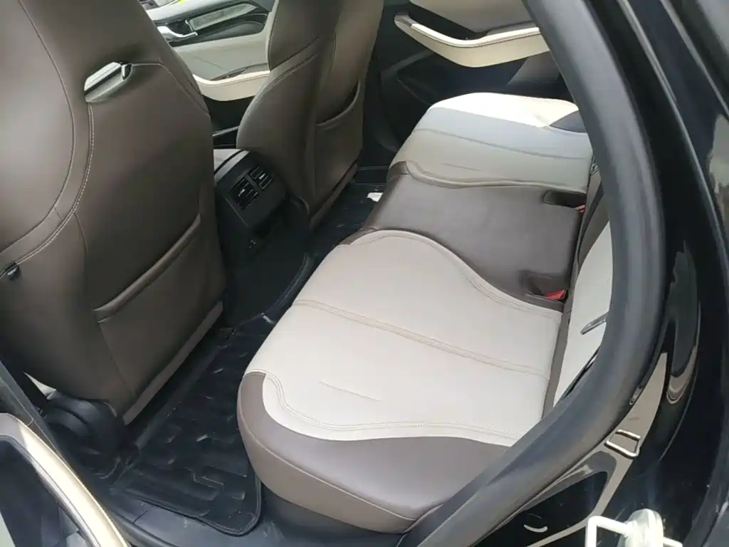 BYD Qin PLUS 2023 — фото 17