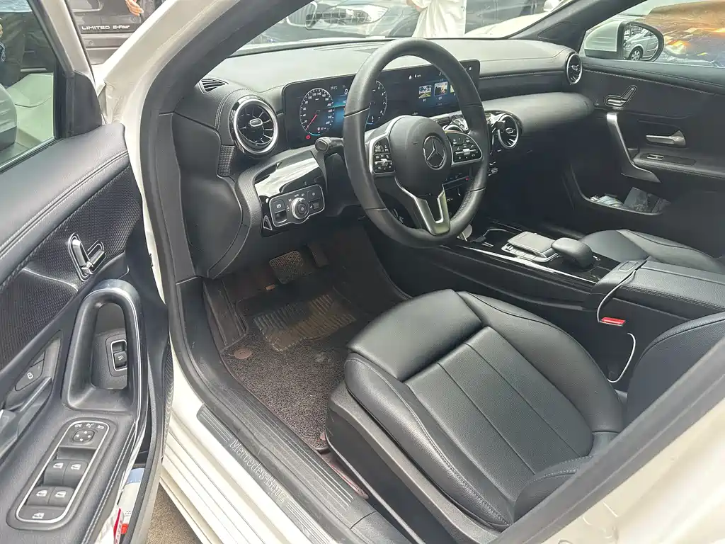 Mercedes-Benz A-Class 2022 — фото 4