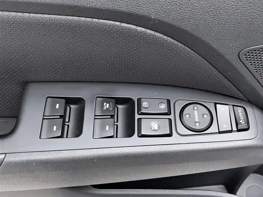 Hyundai Elantra 2020 — фото 9