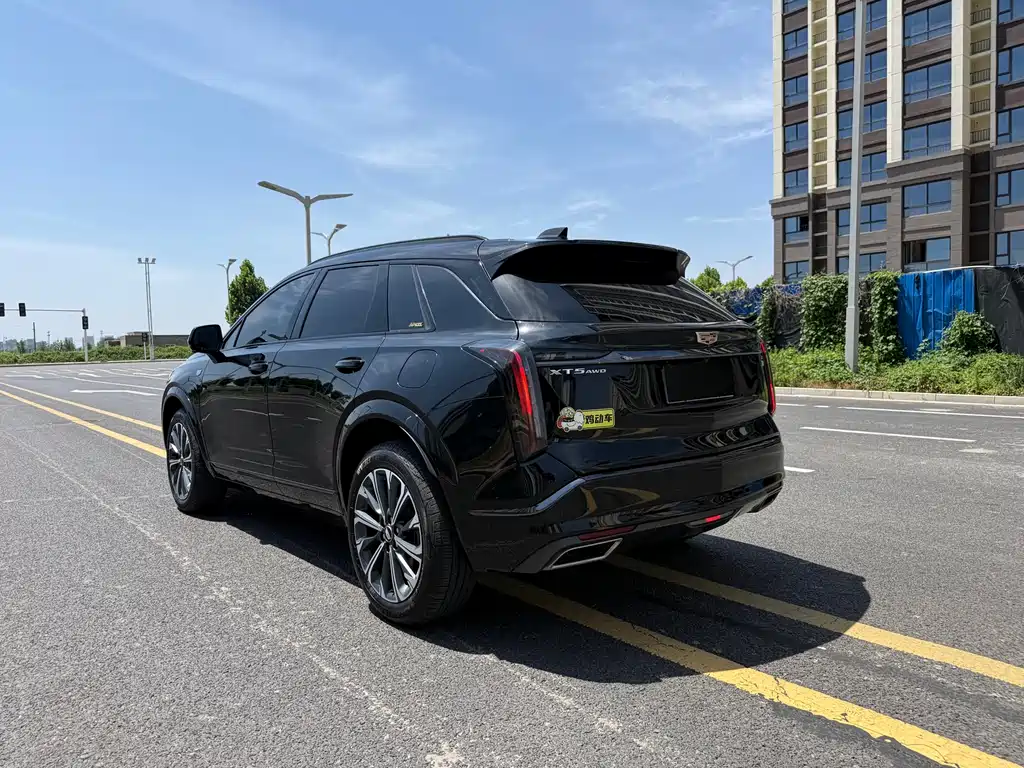Cadillac XT5 2025 — фото 9