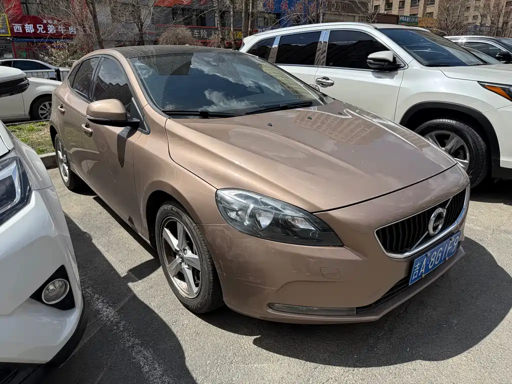Volvo V40 2017 — фото 3