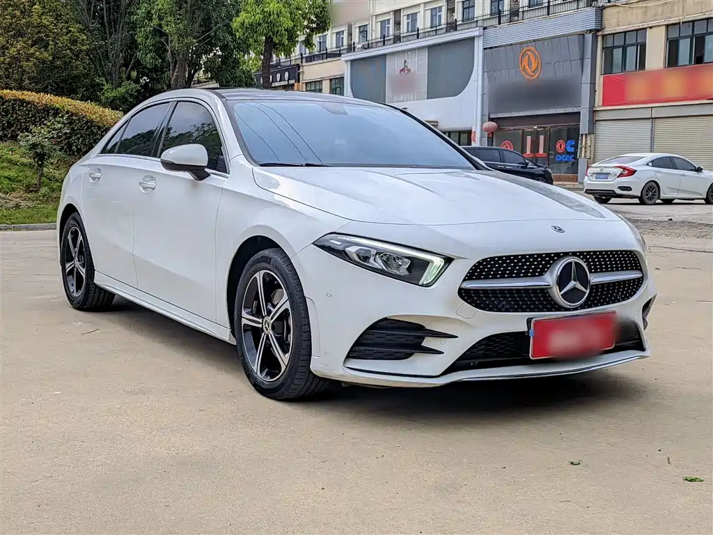 Mercedes-Benz A-Class 2022 — фото 6