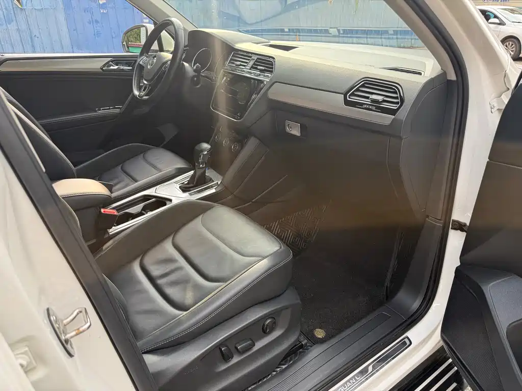 Volkswagen Tiguan L 2021 — фото 17