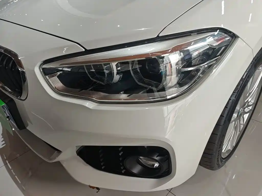 BMW 1 Series 2019 — фото 18