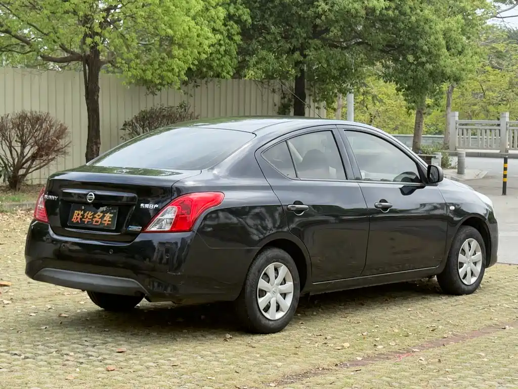 Nissan Sunny 2016 — фото 9