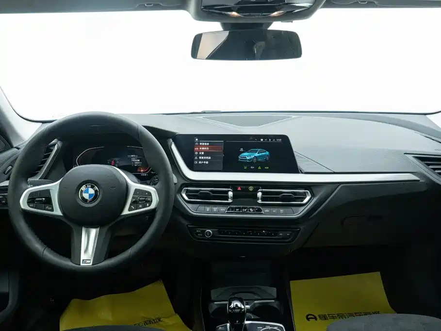 BMW 2 Series 2025 — фото 17