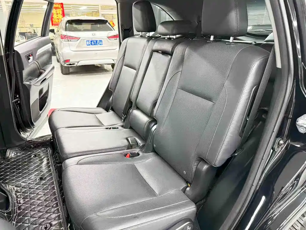 Toyota Highlander 2017 — фото 12