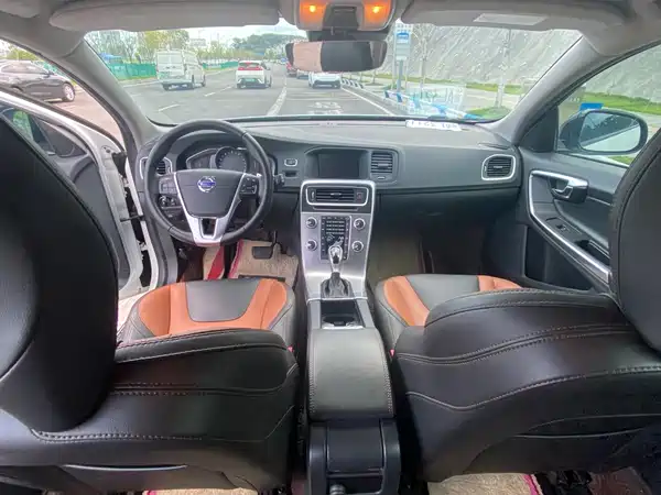 Volvo V60 2017