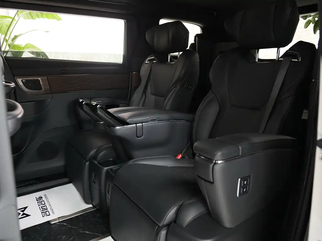 Toyota Alphard 2024 — фото 20