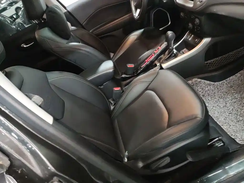 Jeep Compass 2019 — фото 25