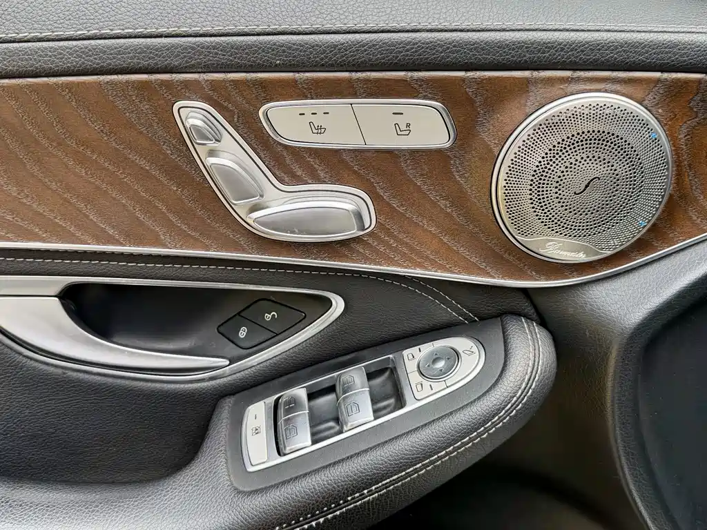 Mercedes-Benz GLC 2020 — фото 12