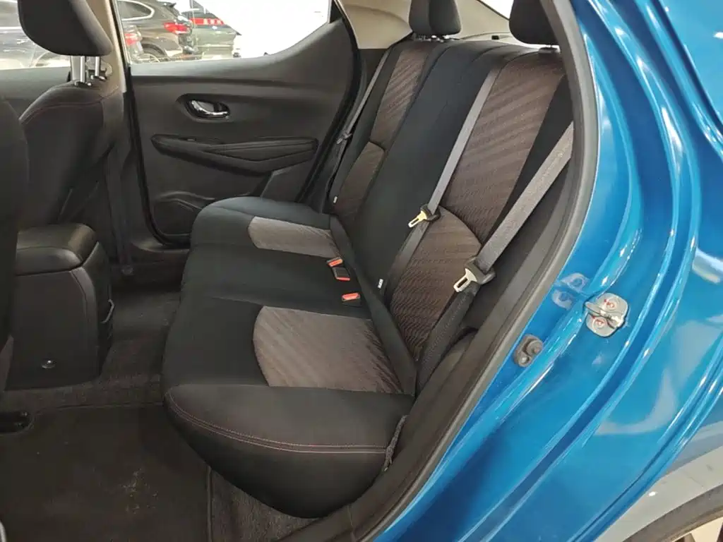 Nissan Bluebird 2017 — фото 17