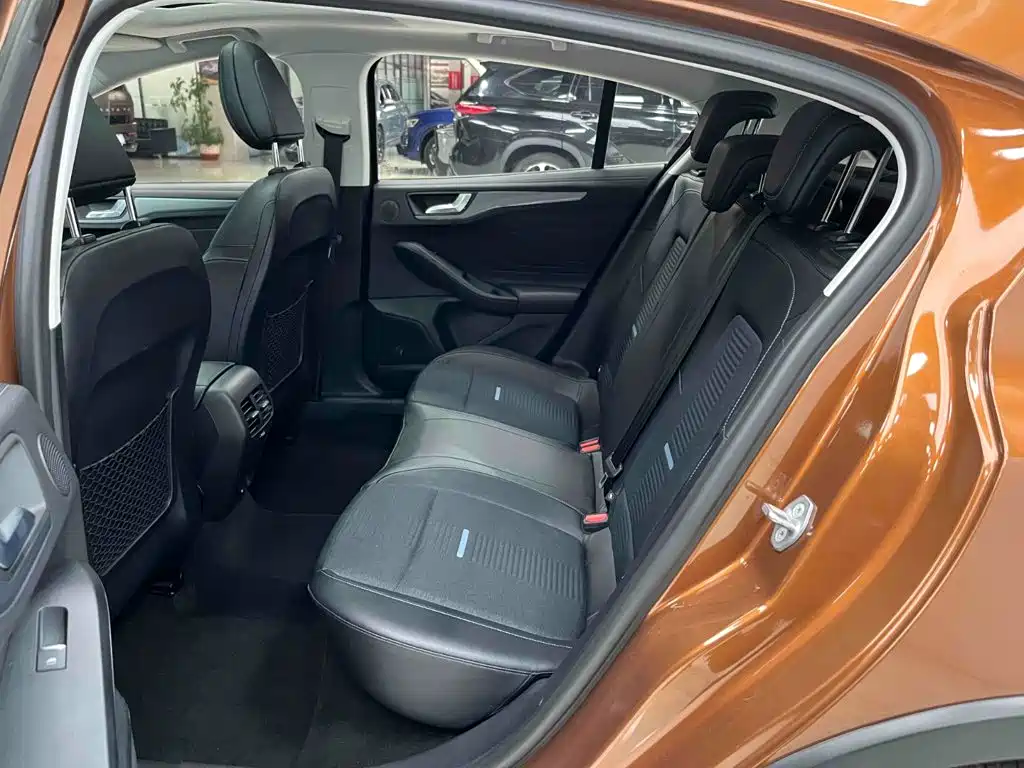 Ford Fox Active 2021 — фото 14